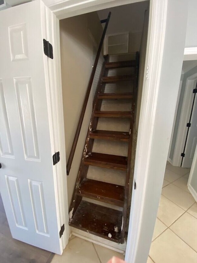 Building Photo - Act soon-won't last long-MOVE IN SPECIAL