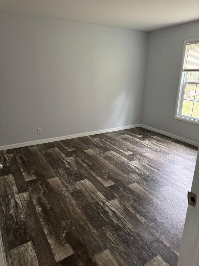 Building Photo - 3/2 Brooksville Available Now ! Apply for FREE This Holiday Season!