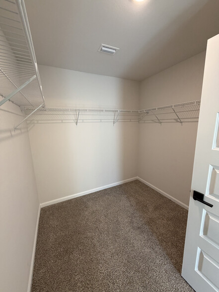 Building Photo - 5136 Rivergrass Dr