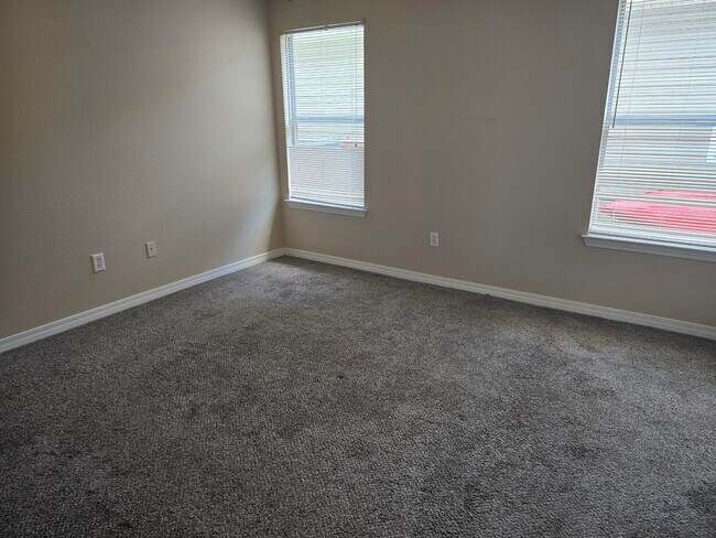 Building Photo - 7720 Lola Cir