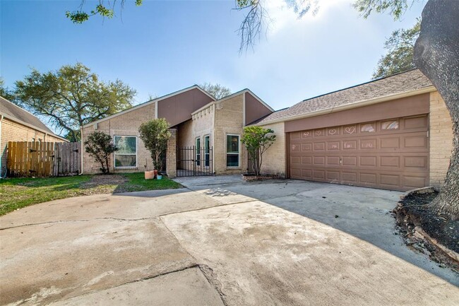 Building Photo - 7819 Bankside Dr