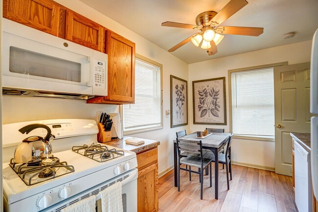 Building Photo - 5123 University Ave