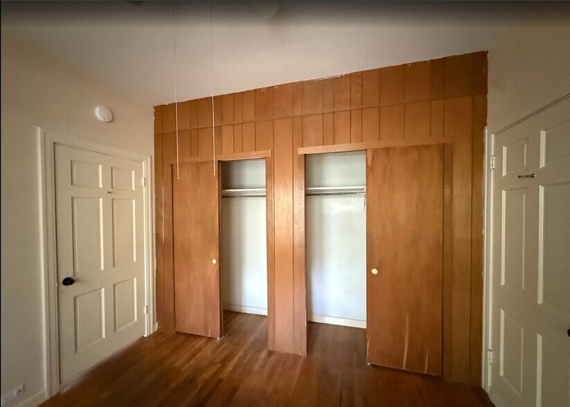 Building Photo - 244 W Hermosa