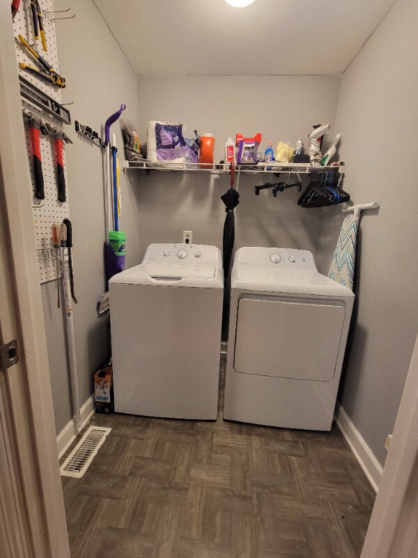 Building Photo - 524 Rothwood Ave