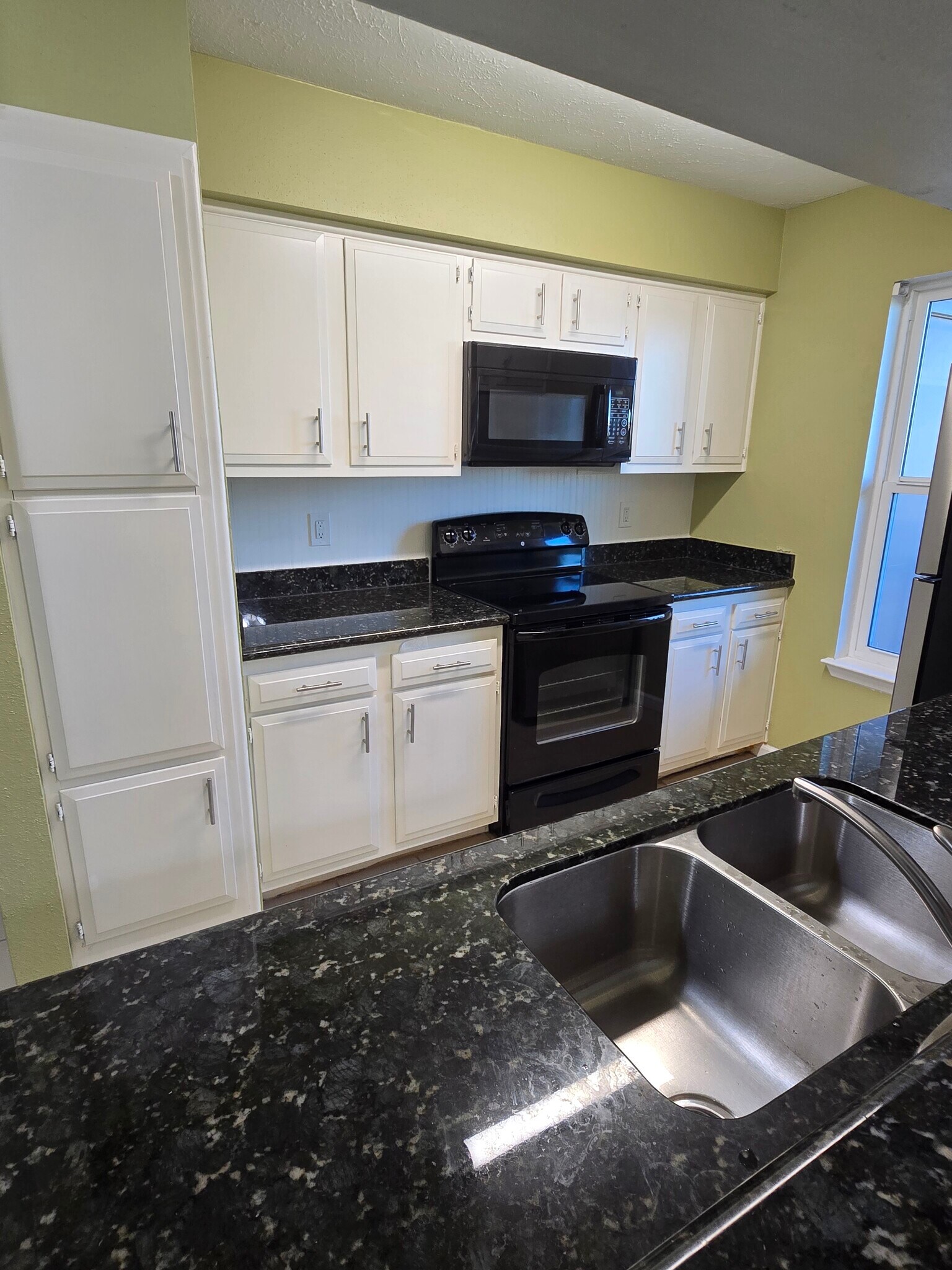 Building Photo - 10555 Turtlewood Ct