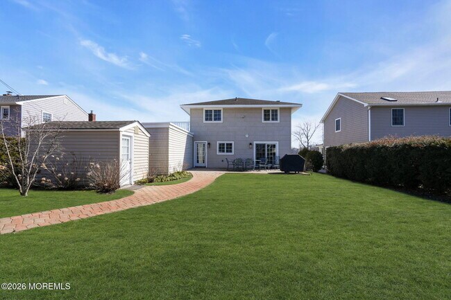 Building Photo - 606 North Blvd