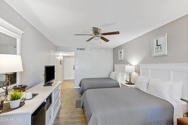 Building Photo - 7350 N Pima Rd