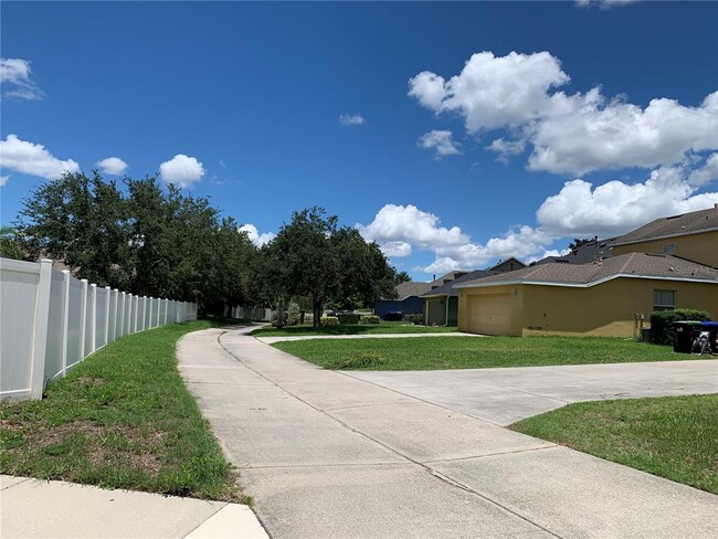 Building Photo - 13885 Bluebird Pond Rd