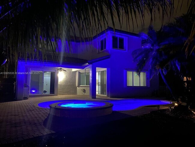 Building Photo - 2101 SW 176th Ave