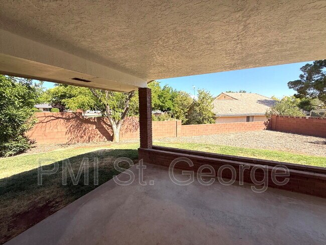 Building Photo - 1149 E Elder Cir