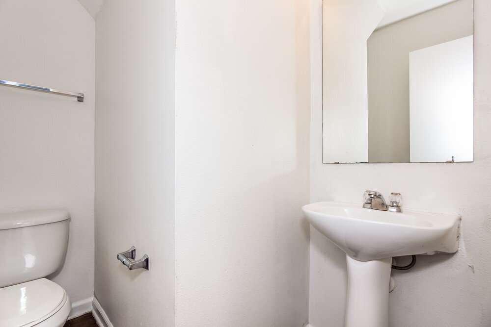 Building Photo - 1605 Bray Dr