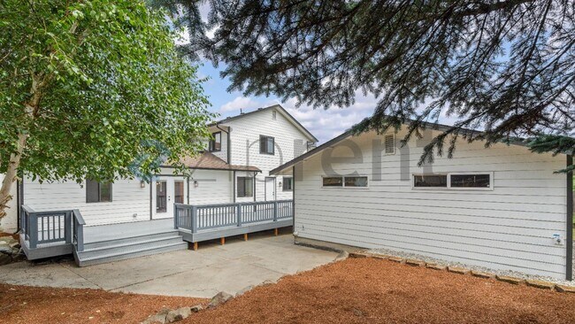 Building Photo - Unit