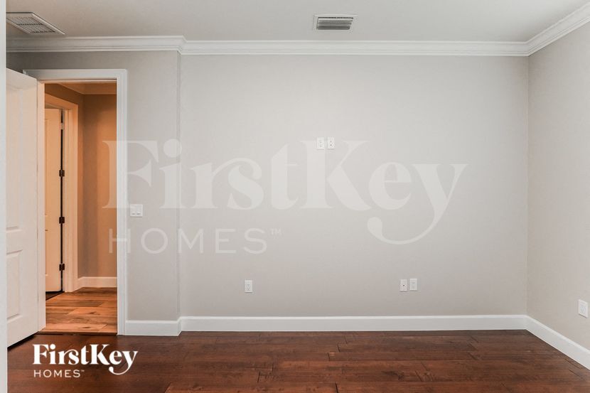 Building Photo - 6702 Cocos Dr