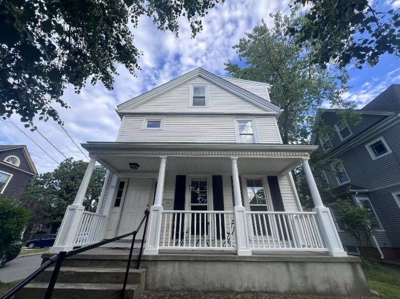 Primary Photo - 85 Mt Auburn St