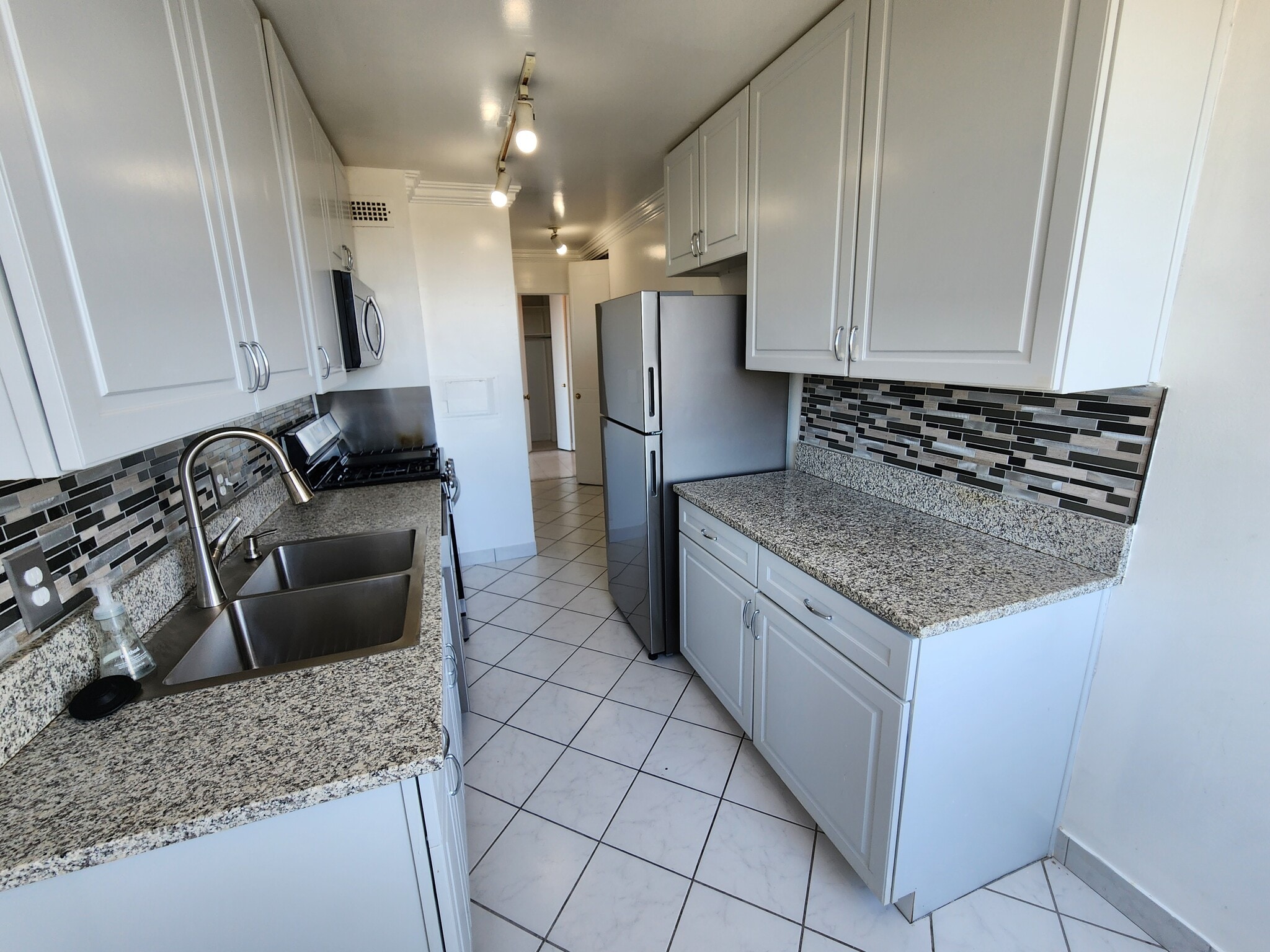 Building Photo - 301 N Beauregard St