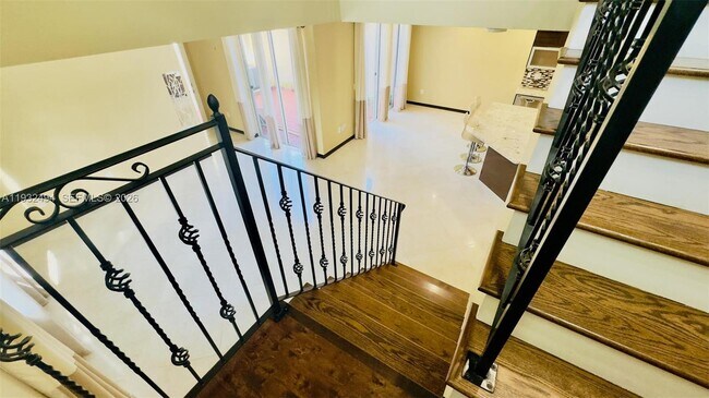 Building Photo - 1094 Redwood St