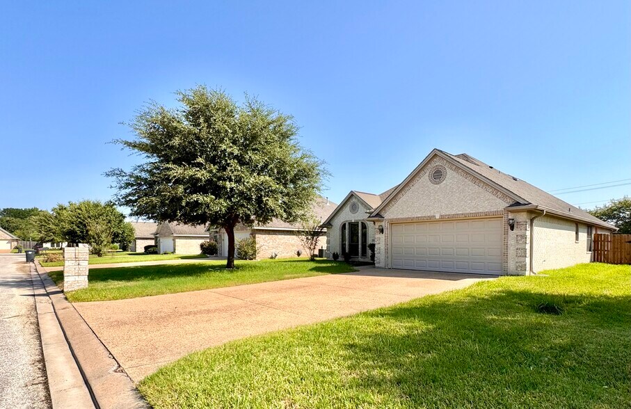 Building Photo - 3807 Ransberg Ct