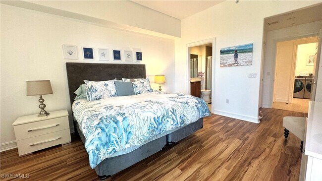 Building Photo - 2738 Tiburon Blvd E