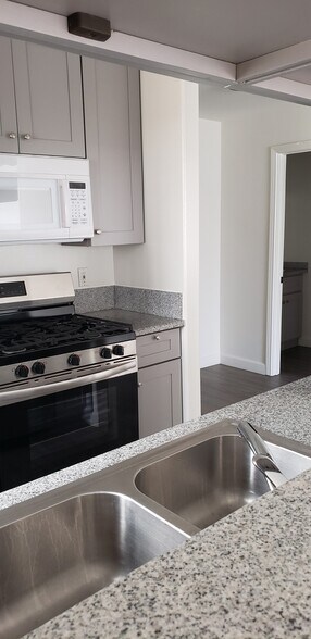 Building Photo - 2965 San Marino St