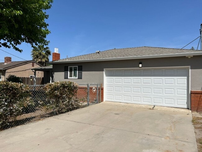 Building Photo - 3-bedroom single story in Turlock!