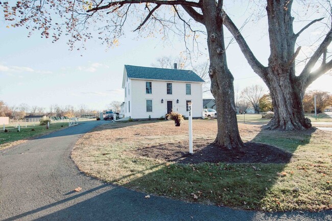 Building Photo - Hatfield - Depot Road