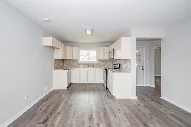 Building Photo - 3410 Truxton Dr