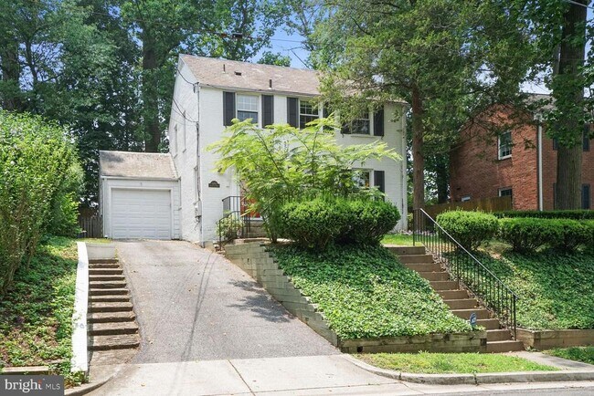 Building Photo - 5208 Glenwood Rd