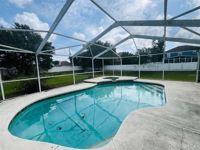Building Photo - 102 Evergreen Dr