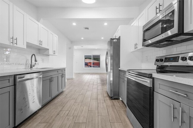 Building Photo - 315 NW 50th St