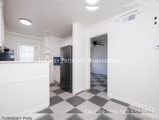 Building Photo - First Month's Rent Free! Updated 1 Bedroom...