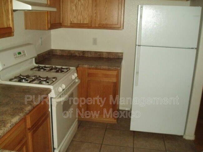 Building Photo - 6800 Vista Del Norte Dr NE