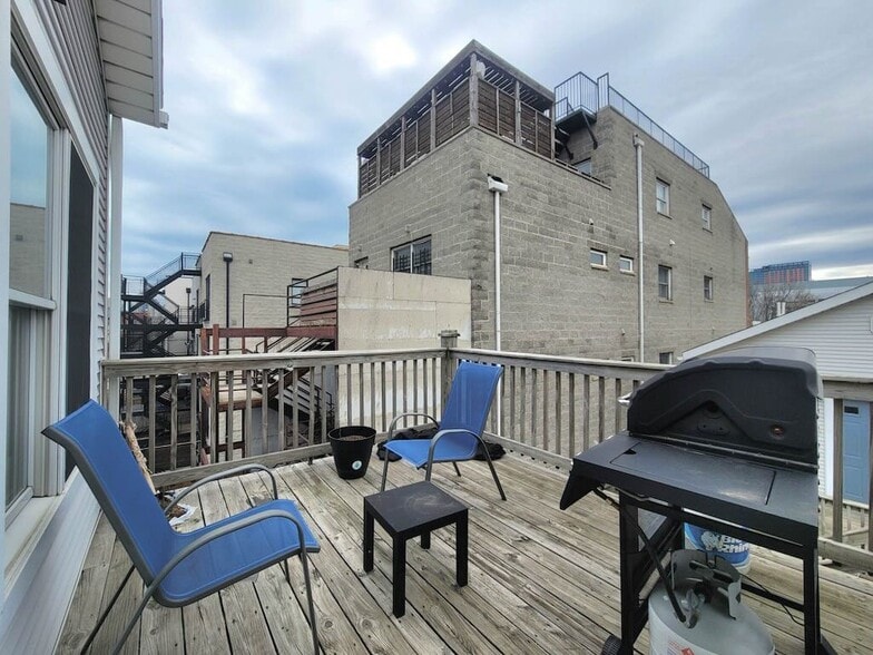 Building Photo - 1340 W Hubbard St