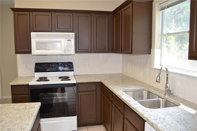 Building Photo - 8309 Dulac Dr