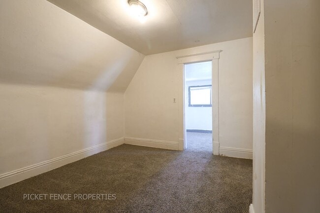 Building Photo - MOVE IN SPECIAL $500 OFF FIRST MONTHS RENT...