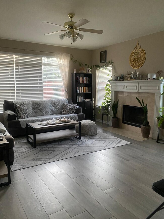 Building Photo - 2502 Younger Ct