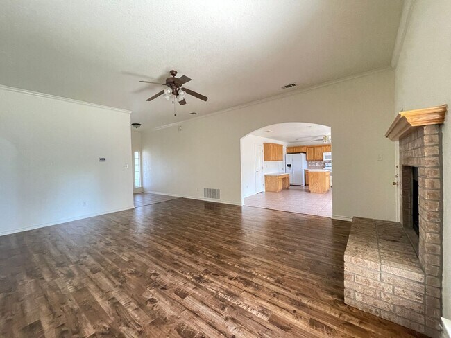 Building Photo - 3-Bedroom House for Rent in Nolanville, TX