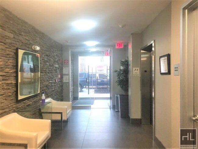 Building Photo - 3030 Middletown Rd