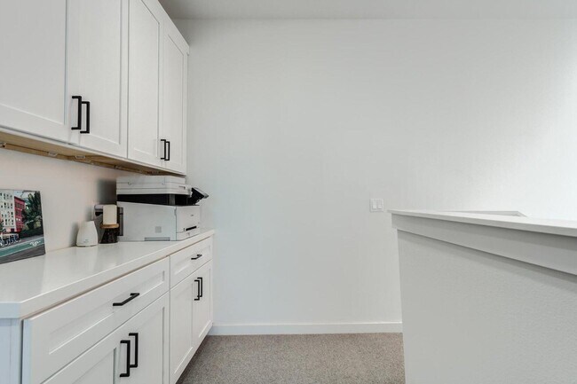 Building Photo - 12016 Savannah Ave