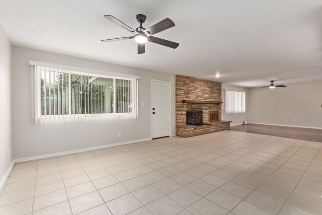 Building Photo - Beautifully updated Ranch Style Home