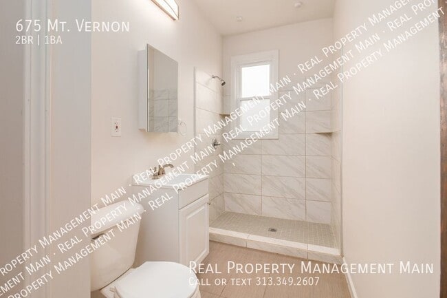 Building Photo - Second Floor 2 Bed 1 Bath