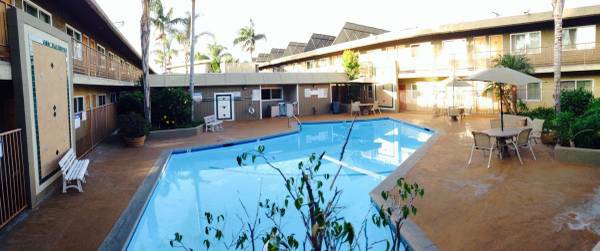 Primary Photo - Villa Gardens