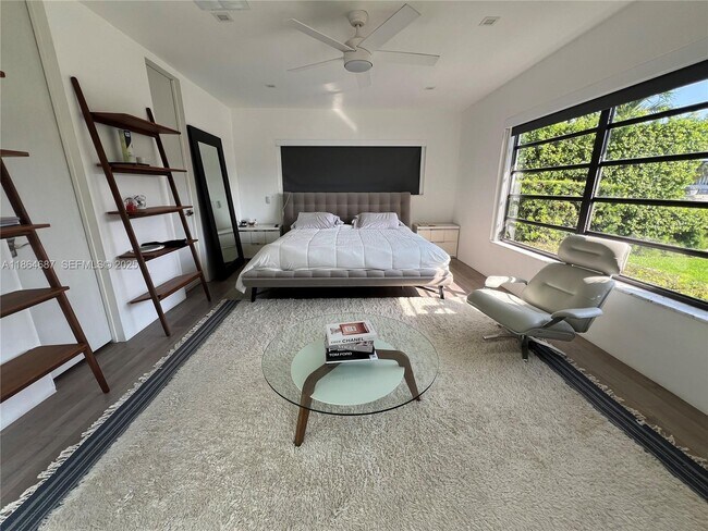 Building Photo - 2062 NE 121st Rd