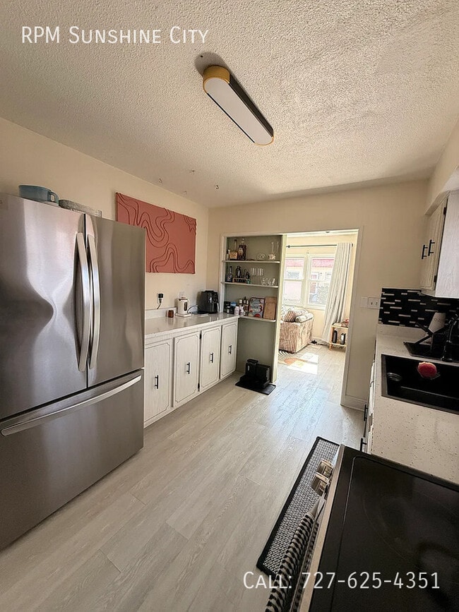 Building Photo - 5865 37th Ave N