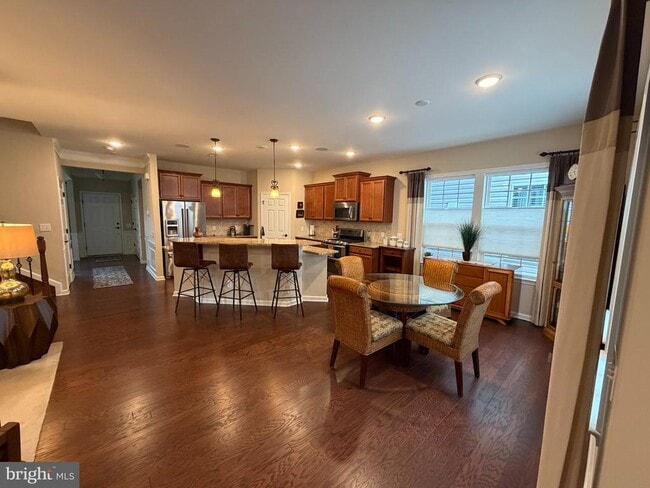 Building Photo - 528 Kerry Ct