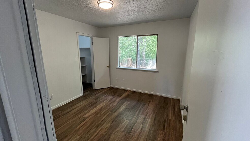 Building Photo - 9515 Aberdeen Way