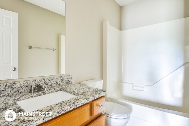 Building Photo - 331 Norwood Dr