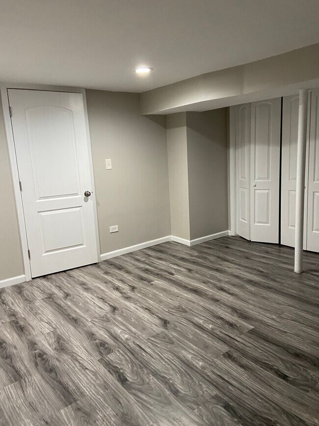 Building Photo - This property is available on a rent-to-own basis.