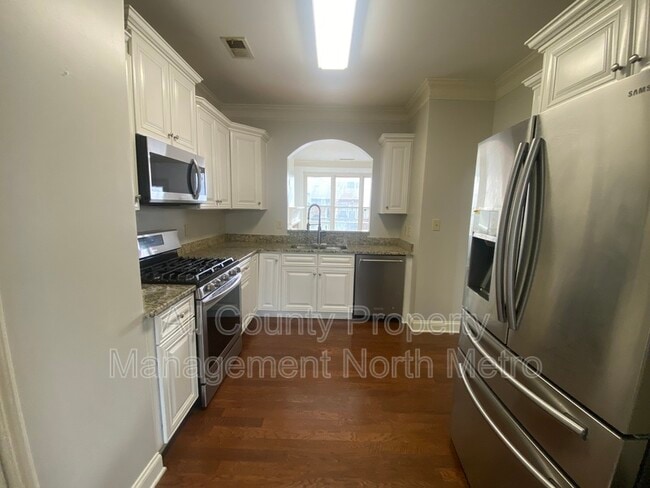 Building Photo - 3911 High Dove Way SW