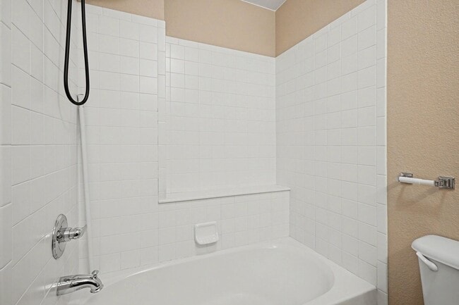 Building Photo - Beautifully Updated 2 Bed / 2 Bath Condo with Garage in Chatfield Bluffs