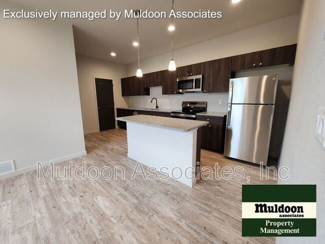 Building Photo - 896 S Harmony Dr